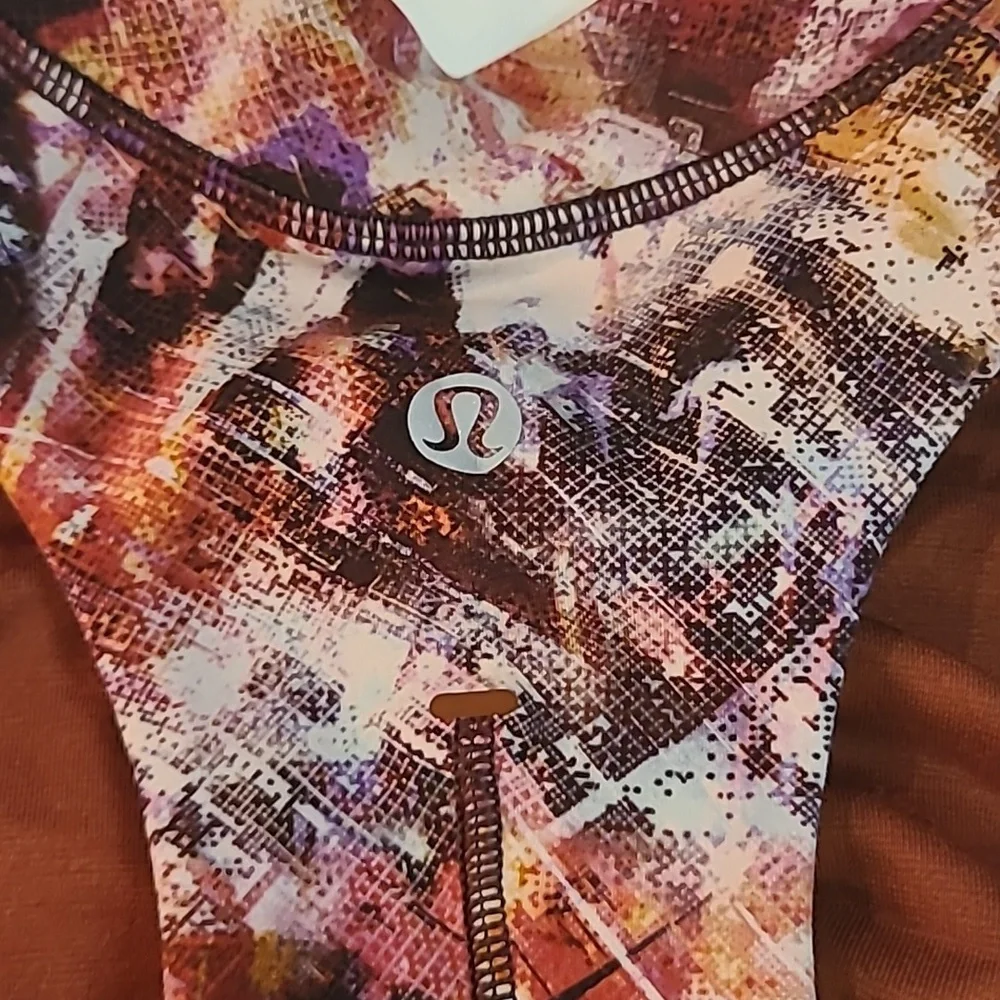 #267 LULULEMON Sports Bra size 6 T1171